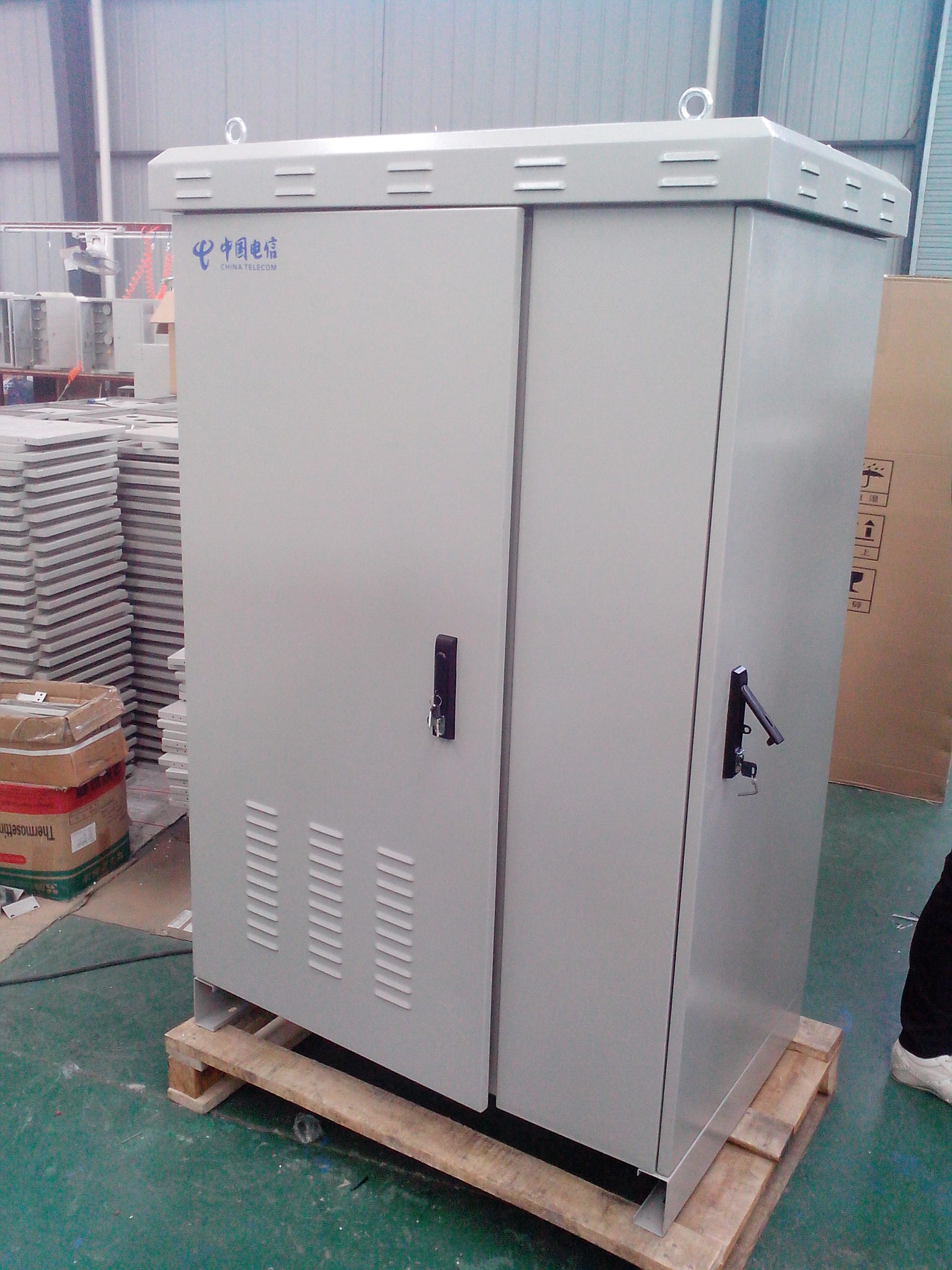 如何降低数据中心机柜的局部高热